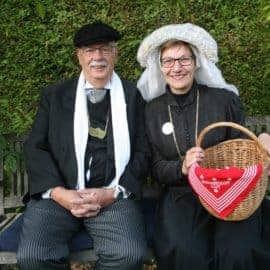 Presentatie Boerenbruiloftspaar