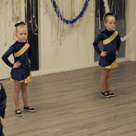 Gardegroet aan Jeugdprins Mika en Jeugdadjudante Anne